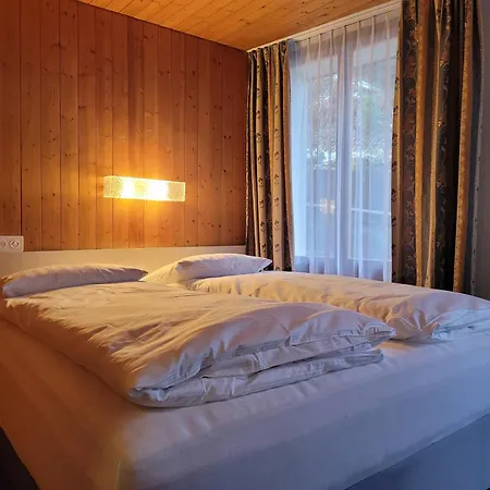 Dinh Hotel 2*