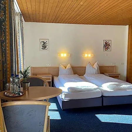 Dinh Hotel Zweisimmen
